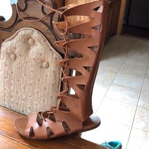 Lace up moccasins size 8 Good condition